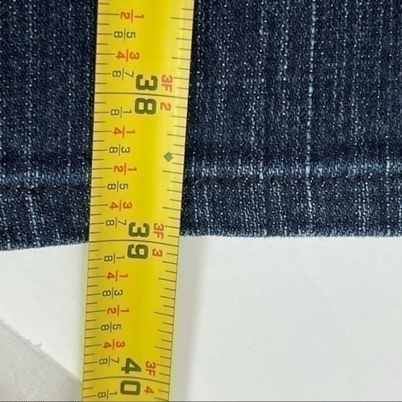 Tommy Hilfiger Medium Wash Mid Rise Baby Boot Leg Women's Jeans Size 8L - Picture 10 of 10